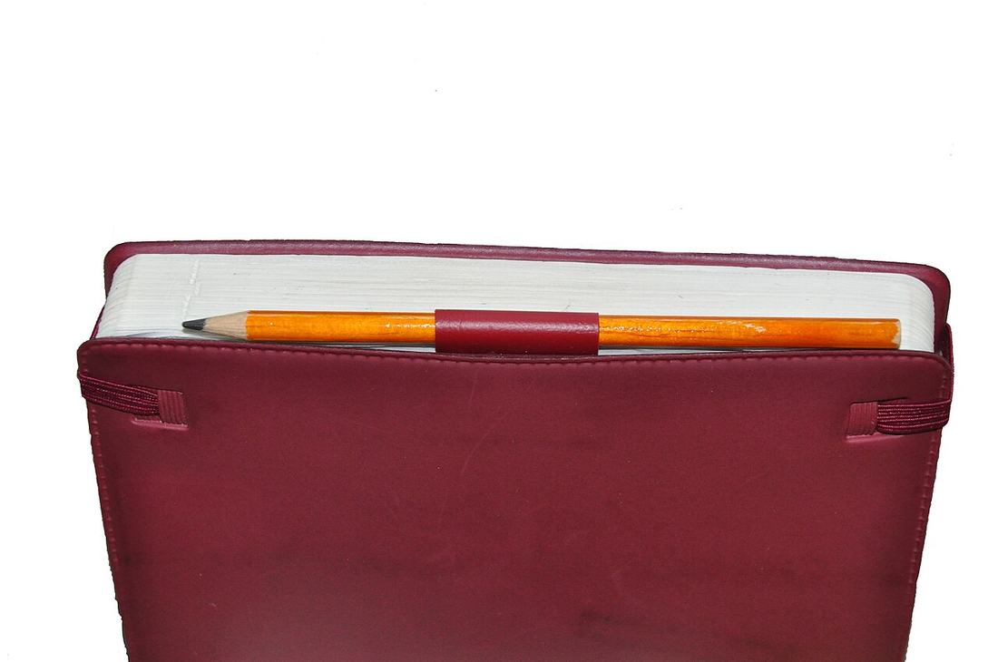 Agenda et crayon